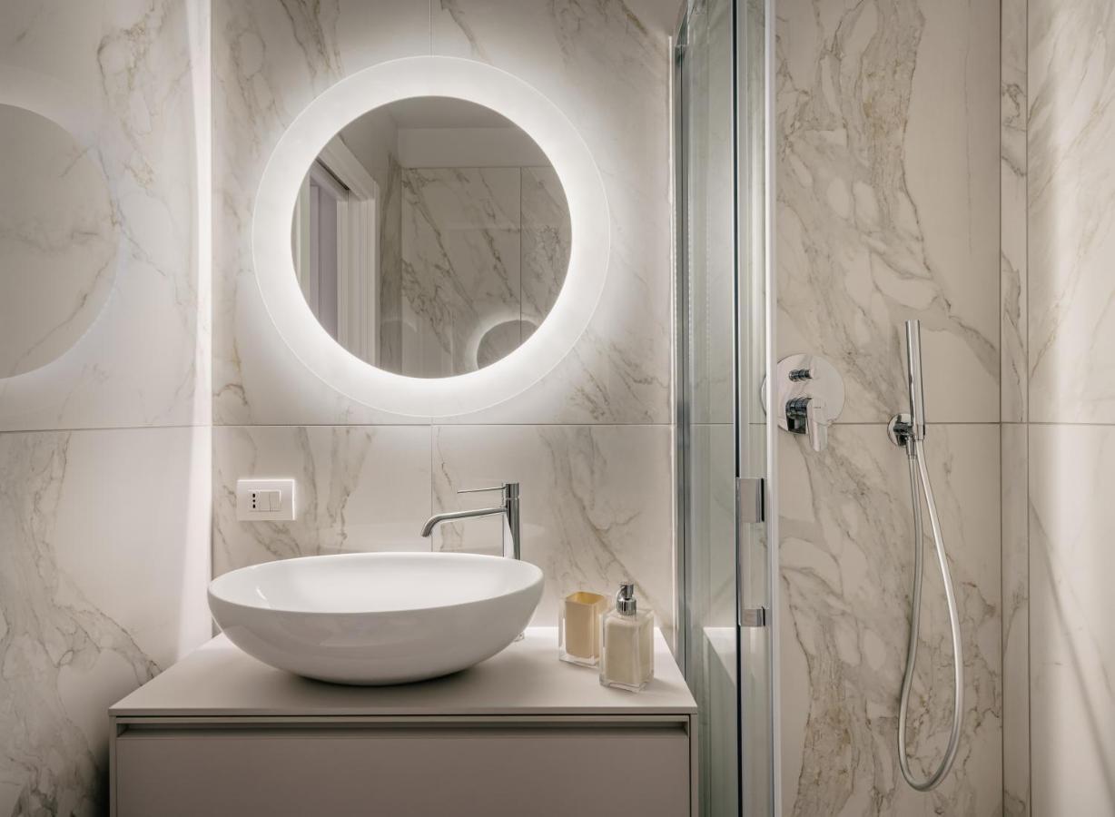 Deluxe Central Apartment Bergamo Bagian luar foto